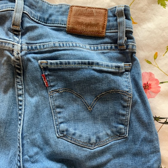Levi’s 711 Skinny Jeans - Picture 7 of 7